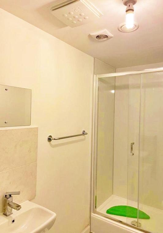 Вилла 3 Bed House With Parking Near Airport Эдинбург Экстерьер фото